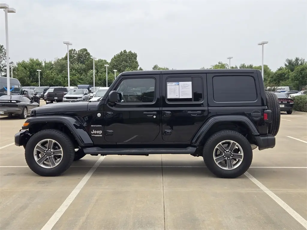 2022 Jeep Wrangler Unlimited Sahara photo 4