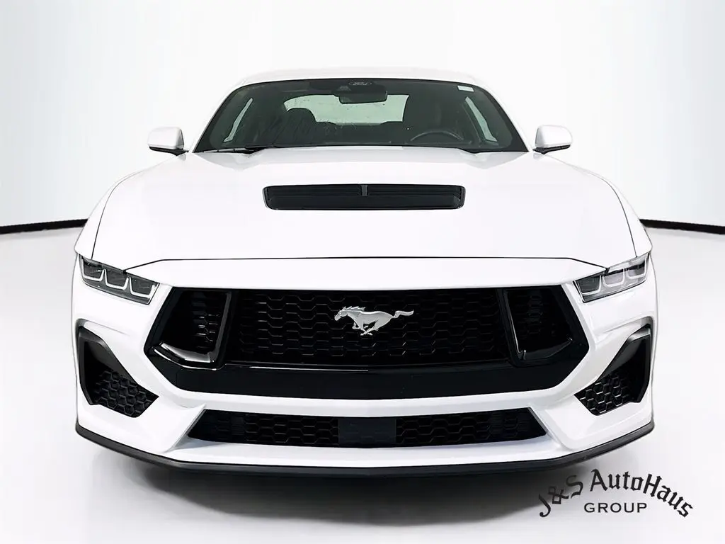 2024 Ford Mustang GT photo 2
