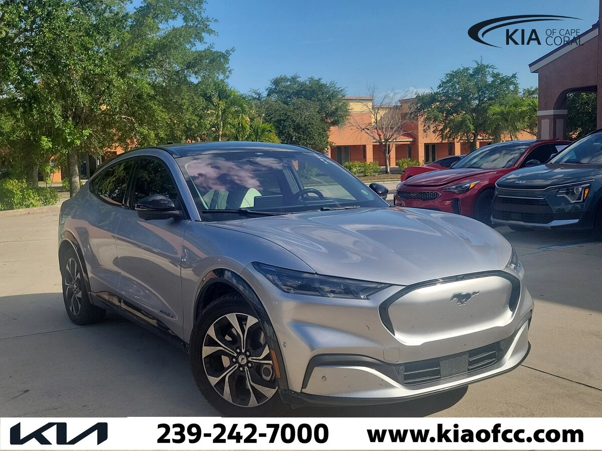 2021 Ford Mustang-Mach-e Premium's photo