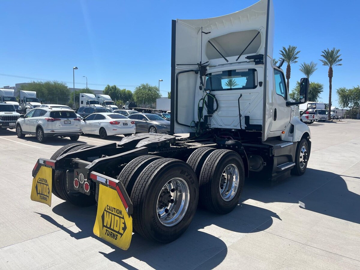 2021 International LT in Phoenix, AZ — photo 5