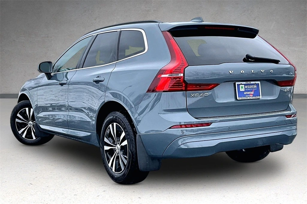 2023 Volvo - image 4