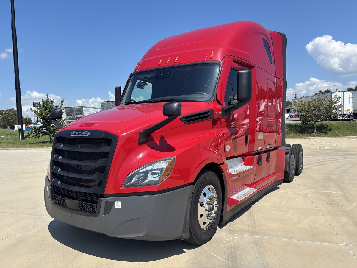 2023 FREIGHTLINER Cascadia