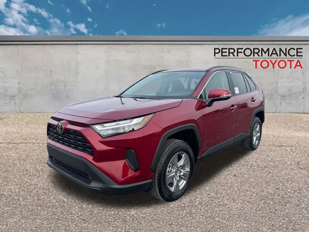2025 Toyota RAV4 XLE's photo