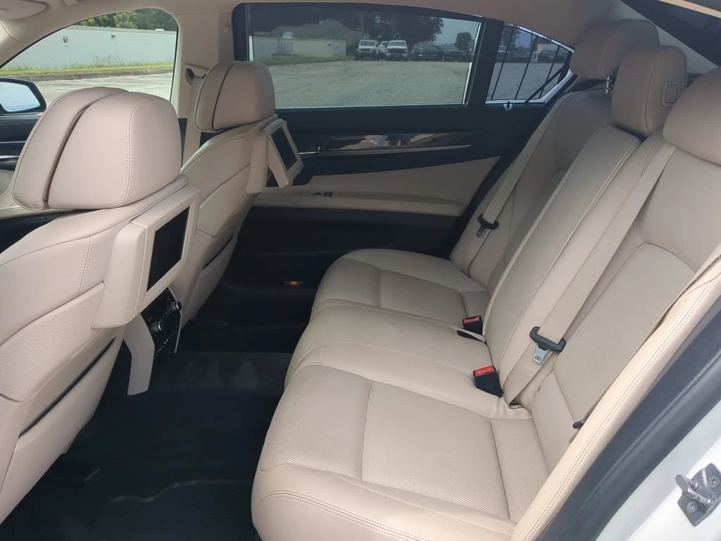 2011 BMW 7 Series 750i - Photo 11