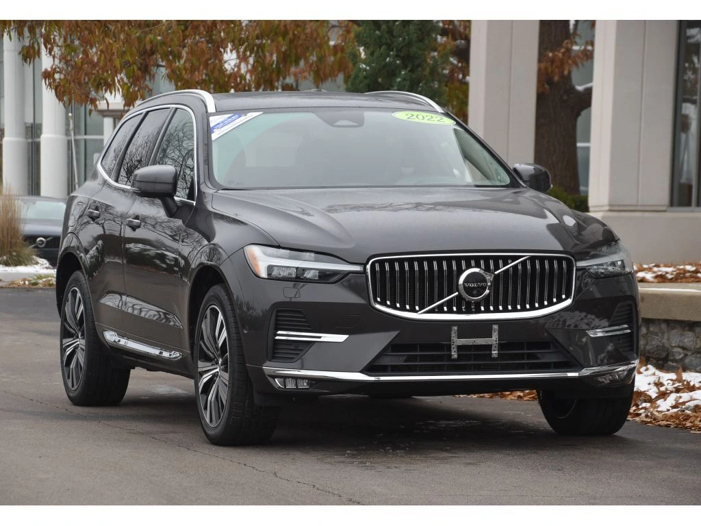 2022 Volvo - image 2