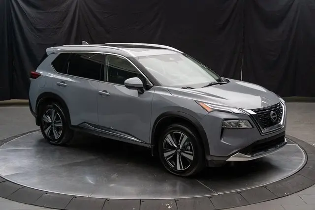 2023 Nissan Rogue Platinum photo 2