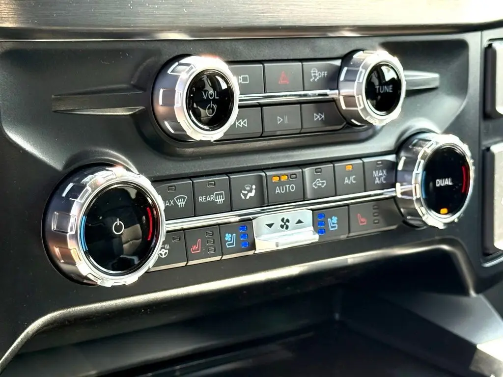2025 Ford F-250 photo 20