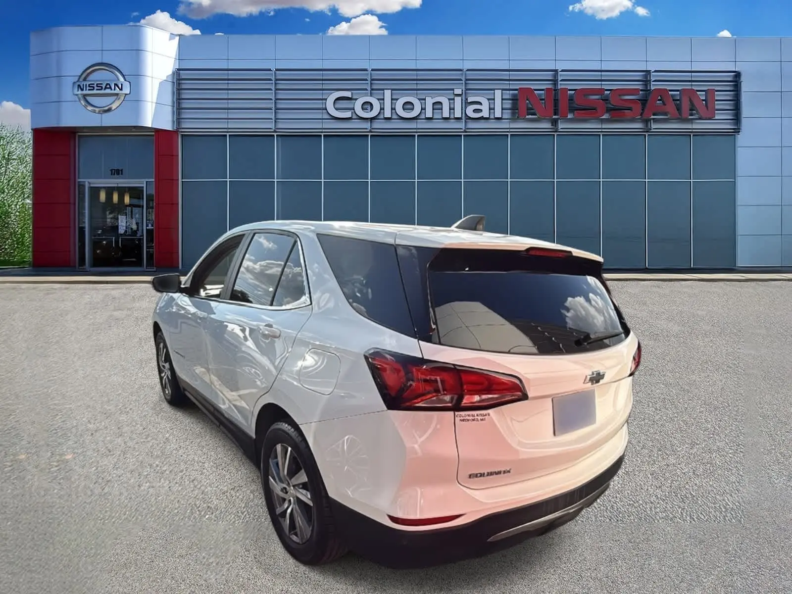 2022 Chevrolet Equinox LT photo 2