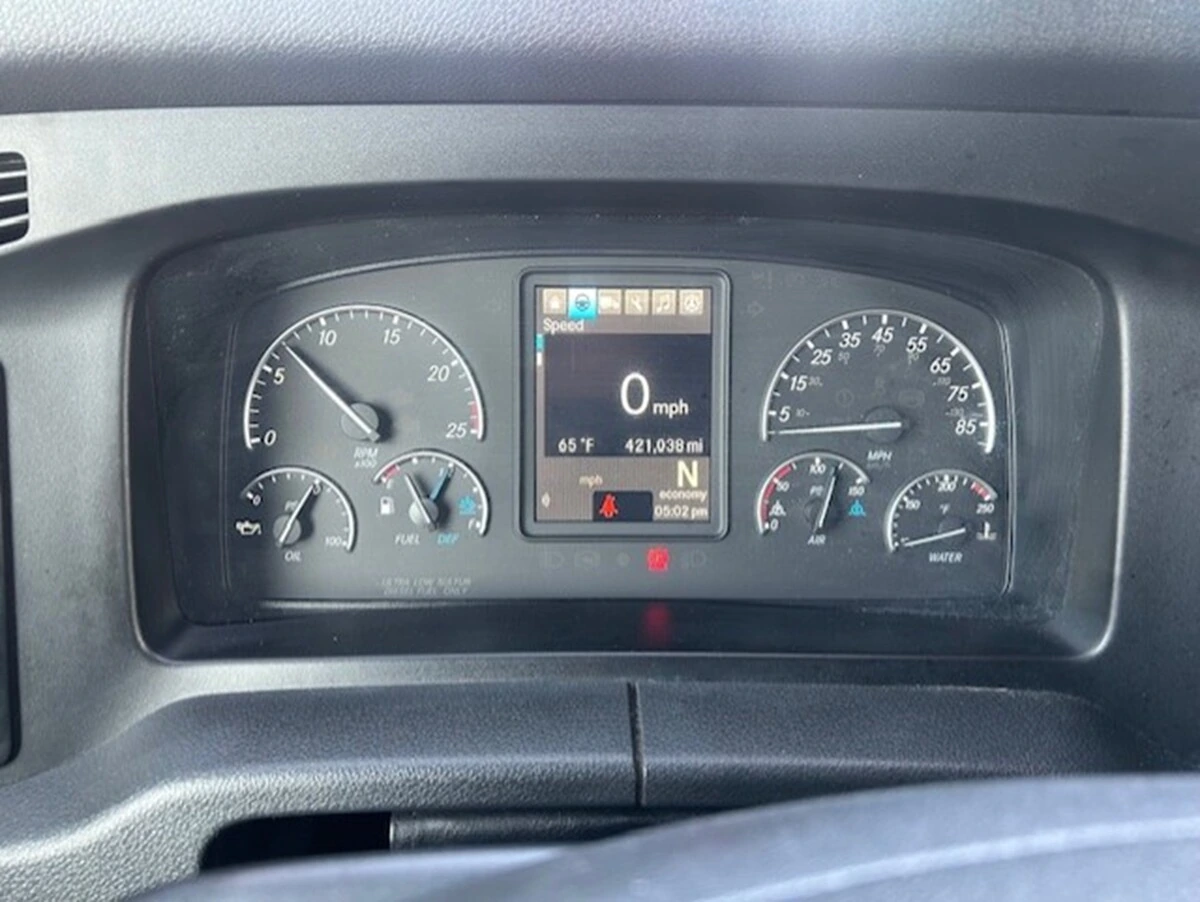 2023 Freightliner Cascadia - image 22