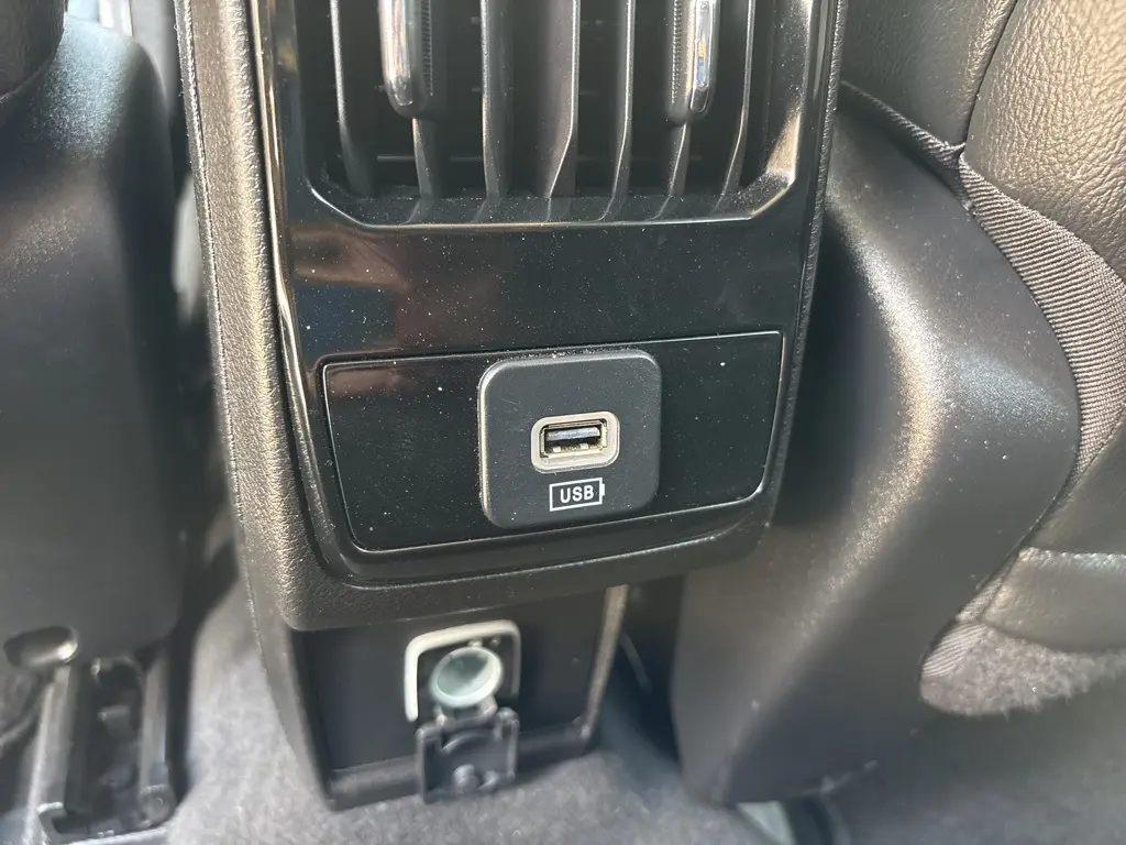 2022 Jeep Compass Latitude photo 25