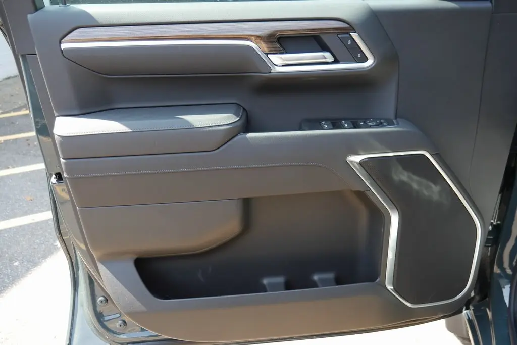 2026 Chevrolet Silverado 1500 LT1 photo 28