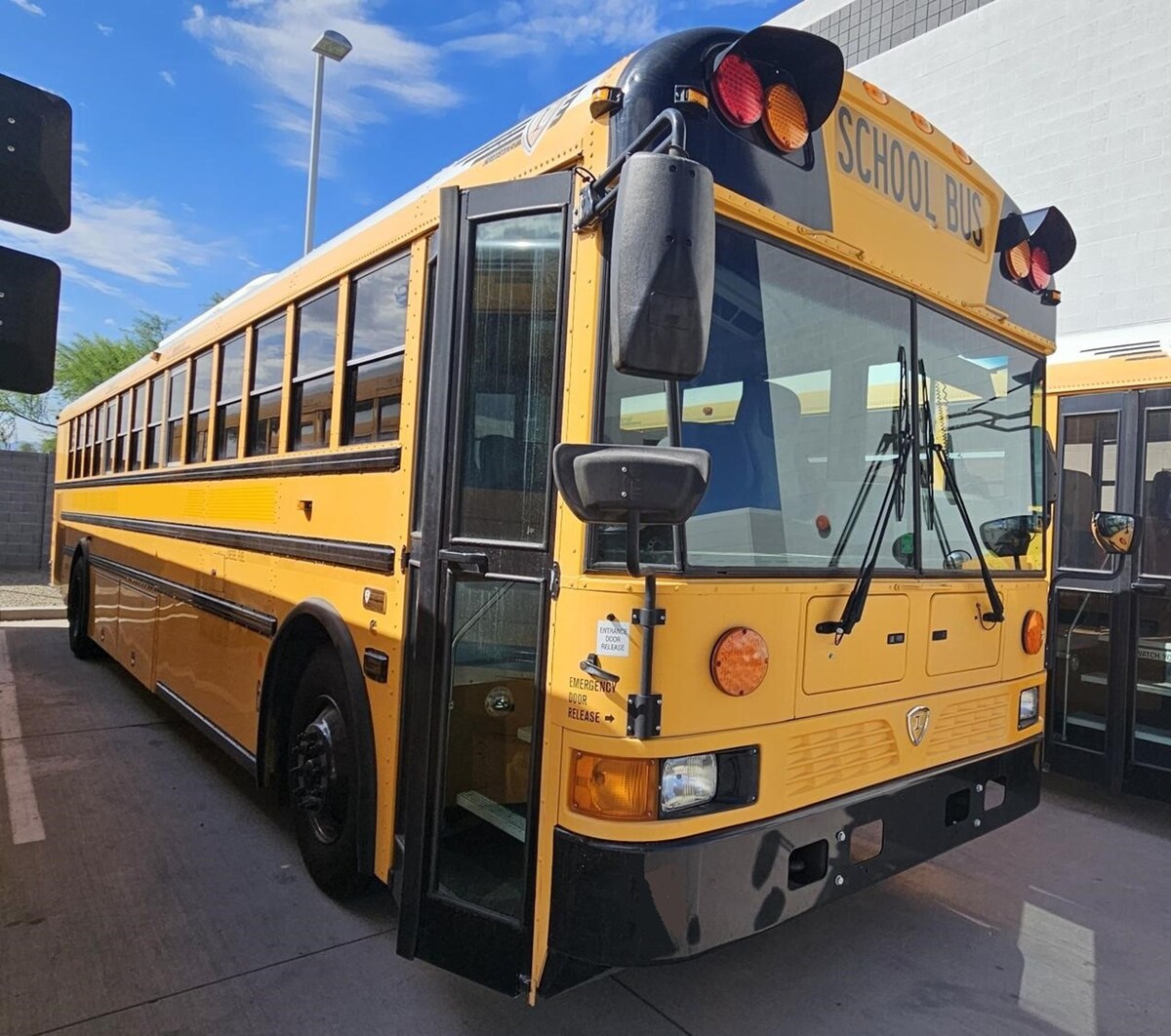 2019 International in Phoenix, AZ — photo 3