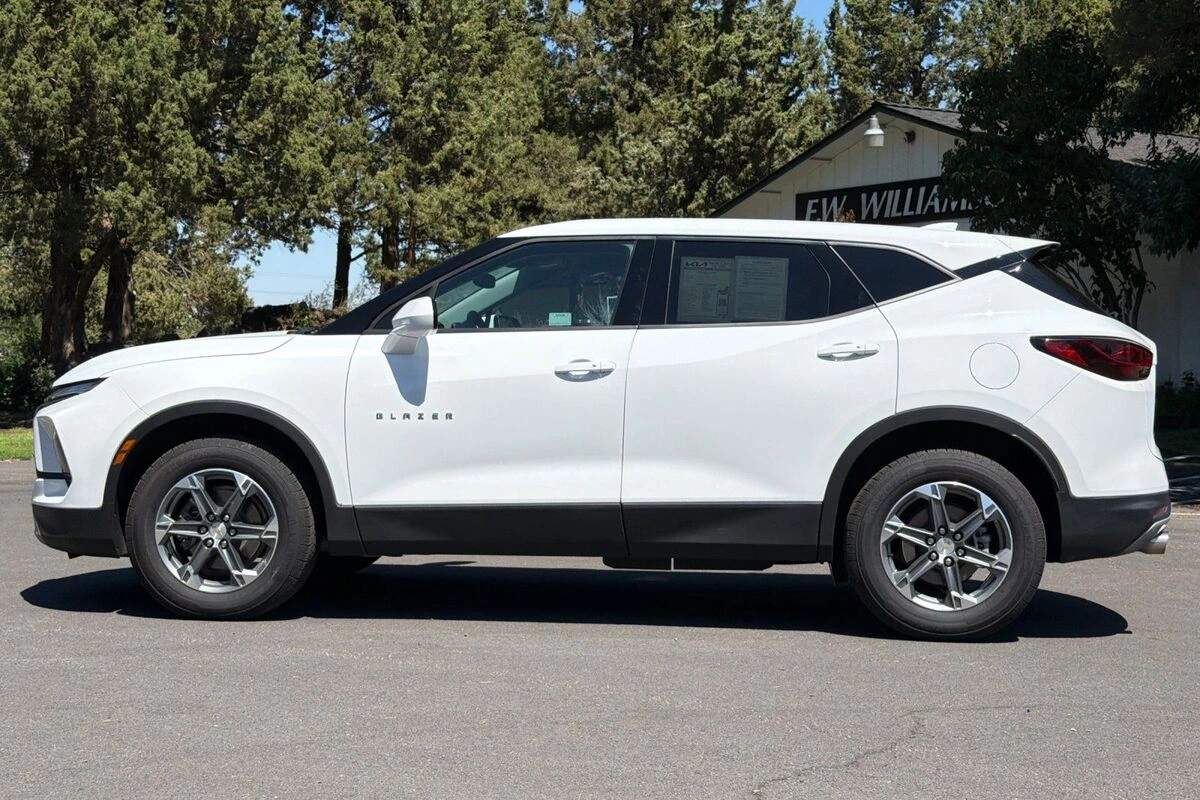 2025 Chevrolet Blazer 2LT - Photo 7