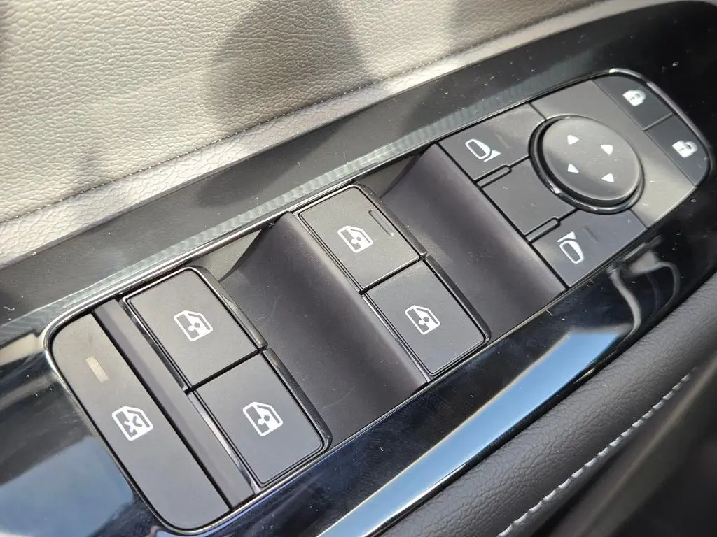 2026 Nissan Murano SL photo 2