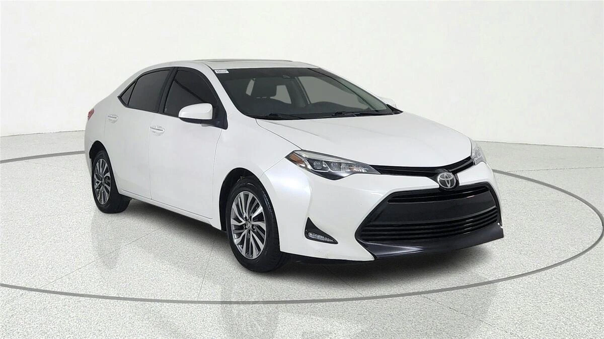 2017 Toyota Corolla XLE AT's photo