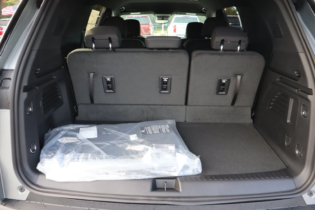 2027 Chevrolet Traverse LT - Photo 28