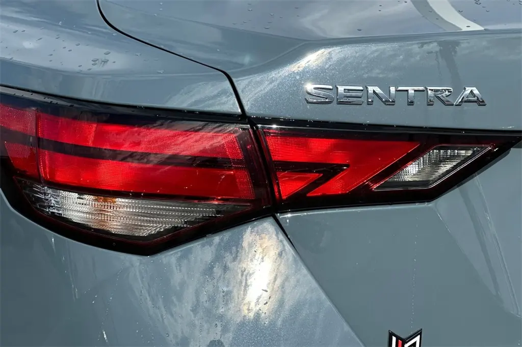 2025 Nissan Sentra SV photo 26