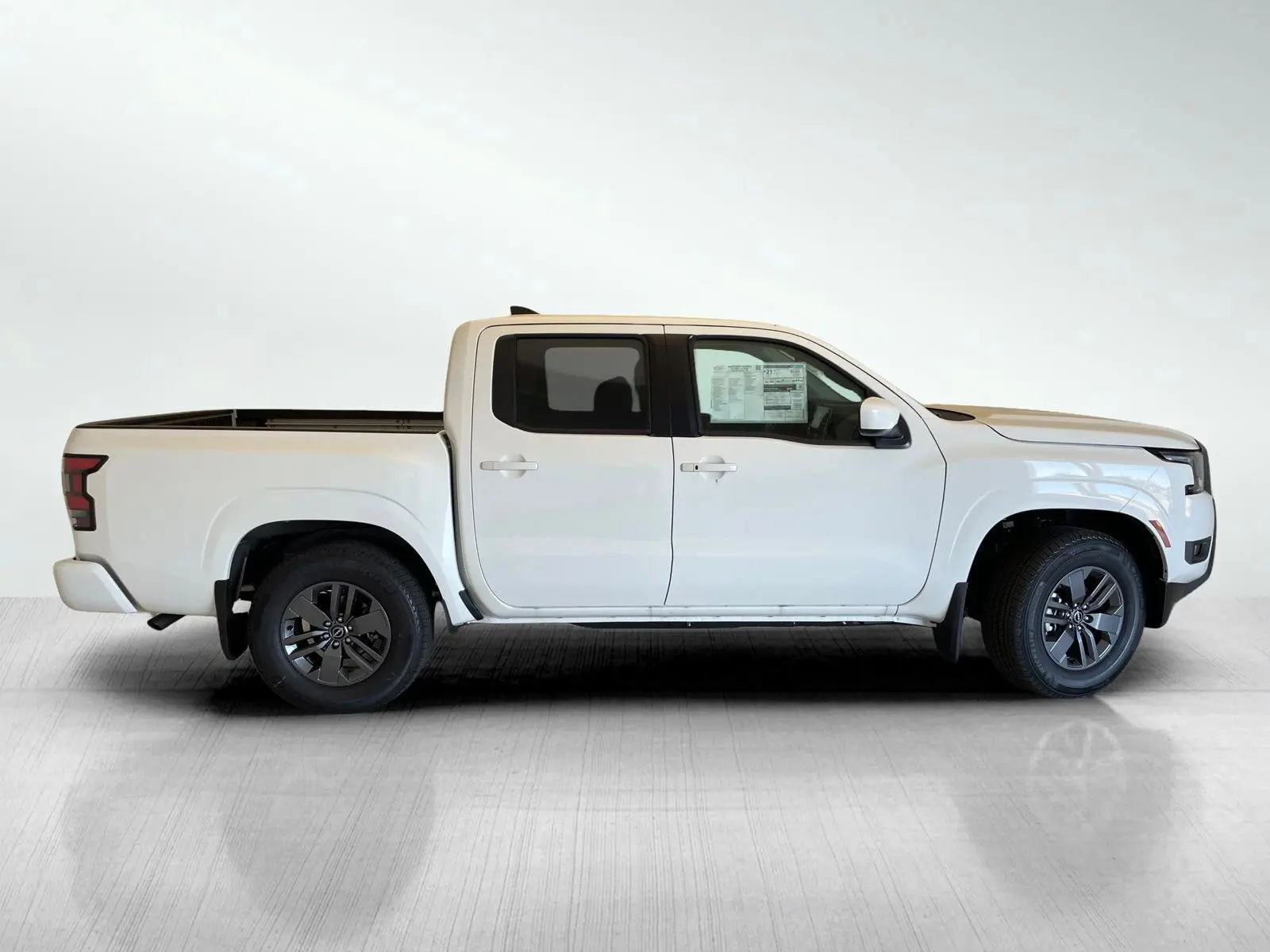 2025 Nissan Frontier Crew Cab SV photo 3