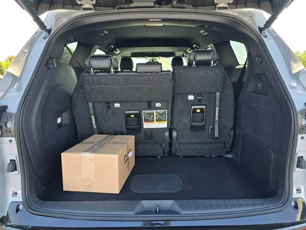 2025 Toyota Sienna XSE photo 20