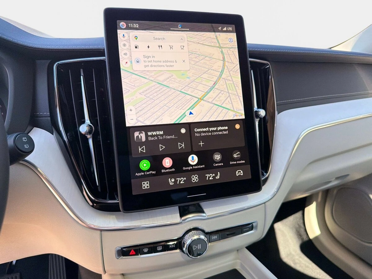 2026 Volvo - image 20