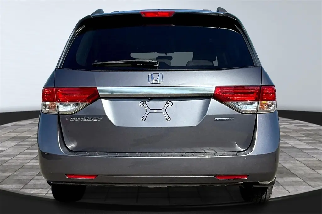 2017 Honda Odyssey SE photo 4