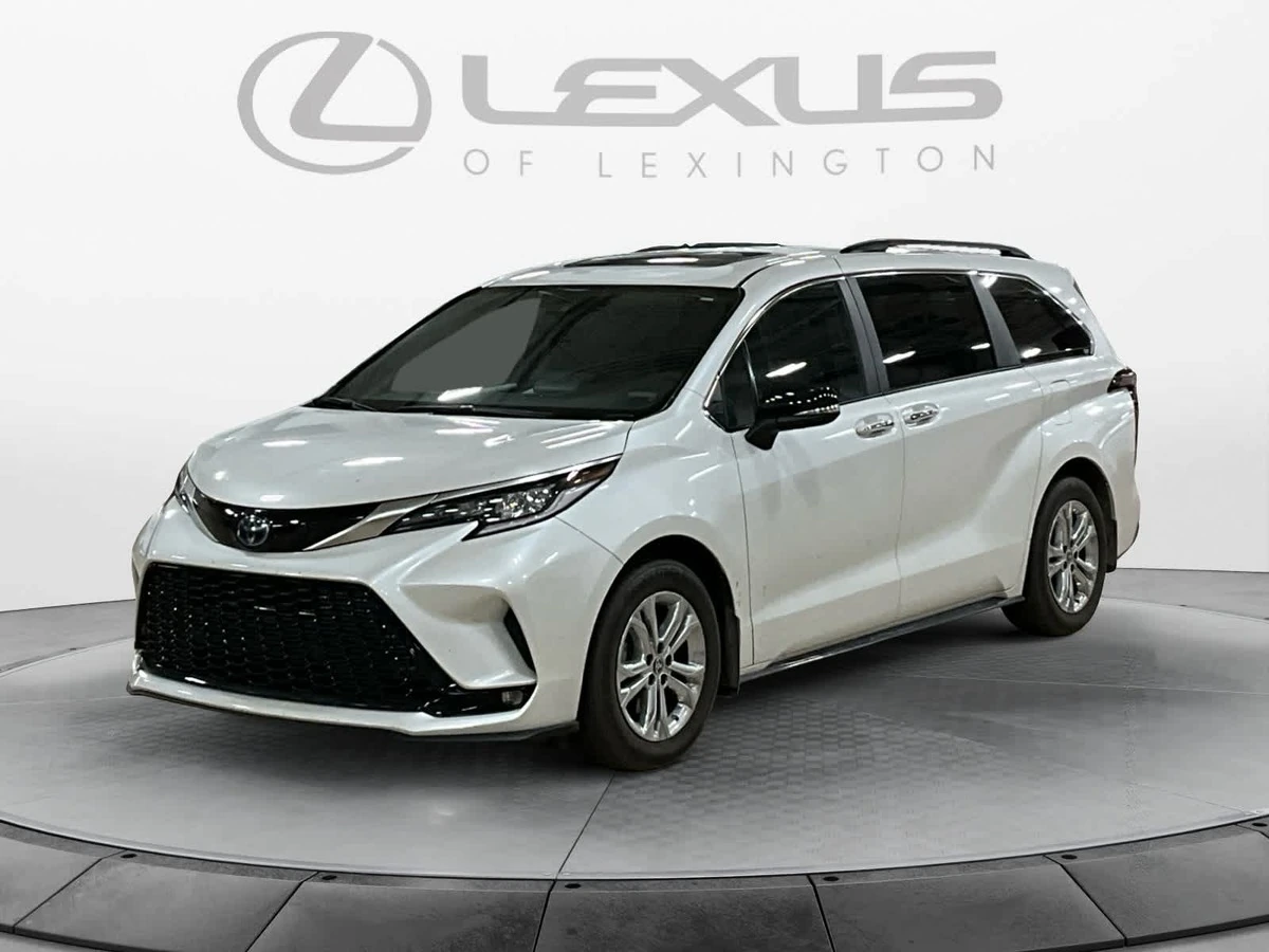 2023 Toyota Sienna XSE 25th Anniversary Hybrid AWD's photo