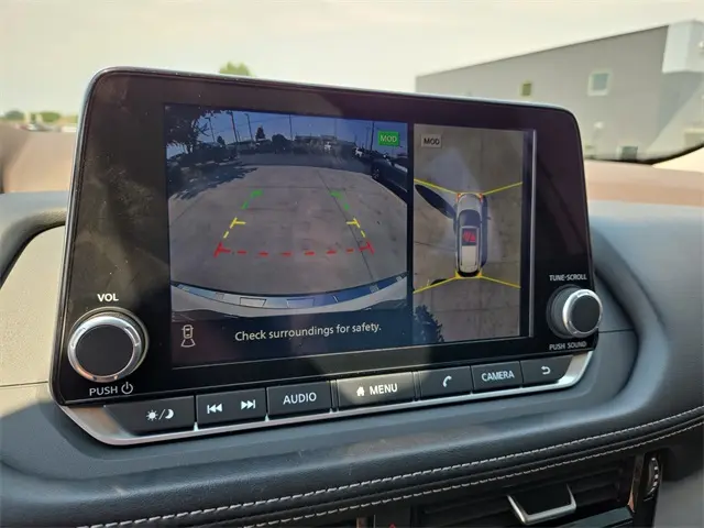 2021 Nissan Rogue SV photo 21
