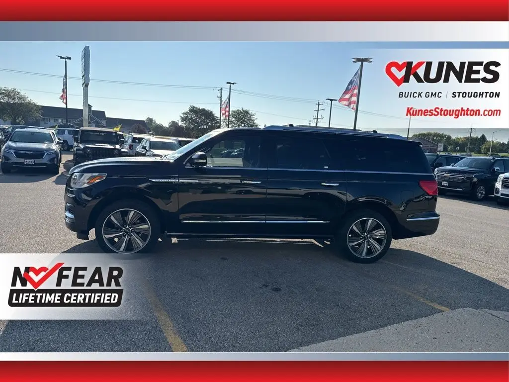 2019 Lincoln Navigator L Reserve photo 2