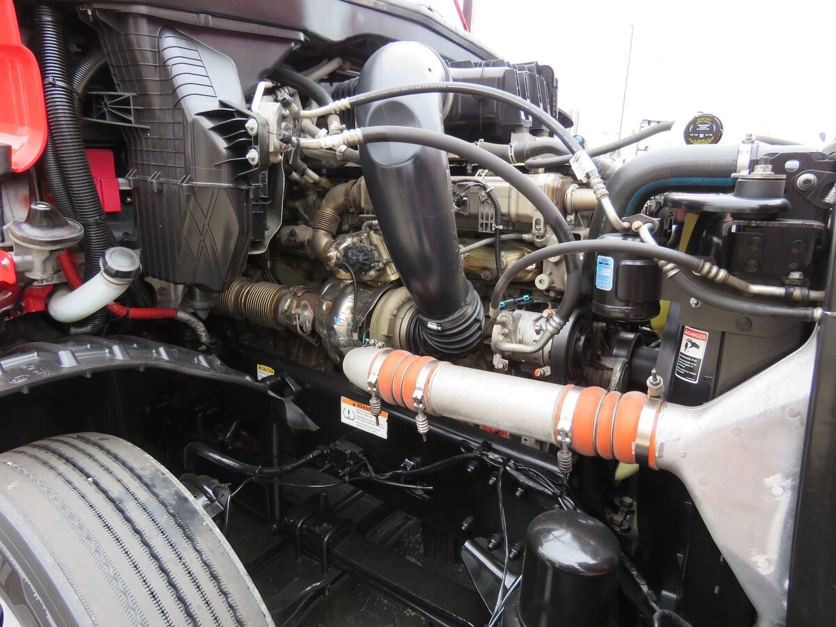 2022 Freightliner Cascadia - image 11