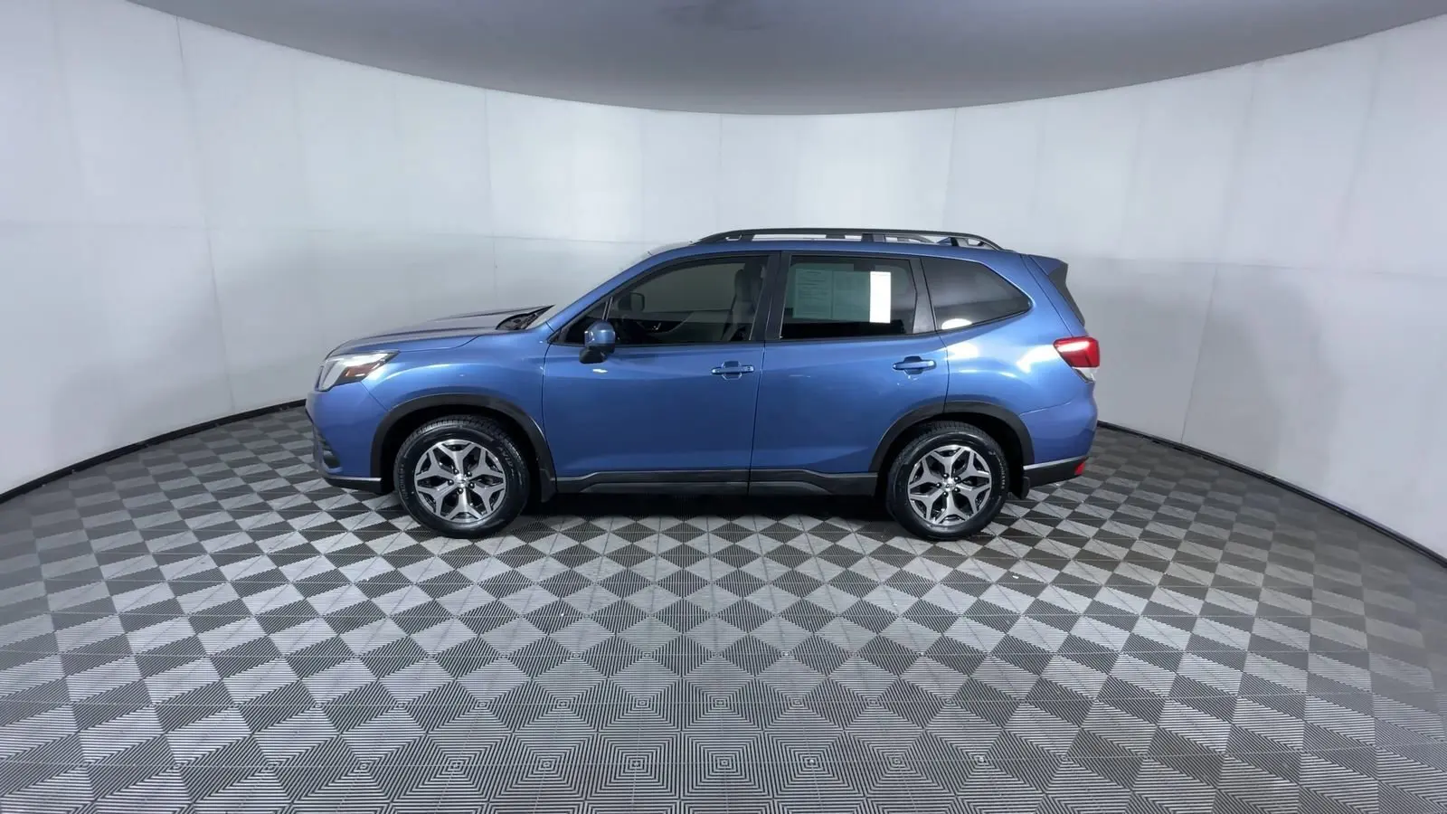 2023 Subaru Forester Premium Base photo 5