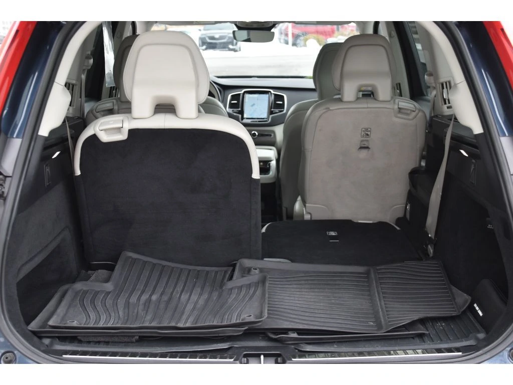 2023 Volvo - image 25