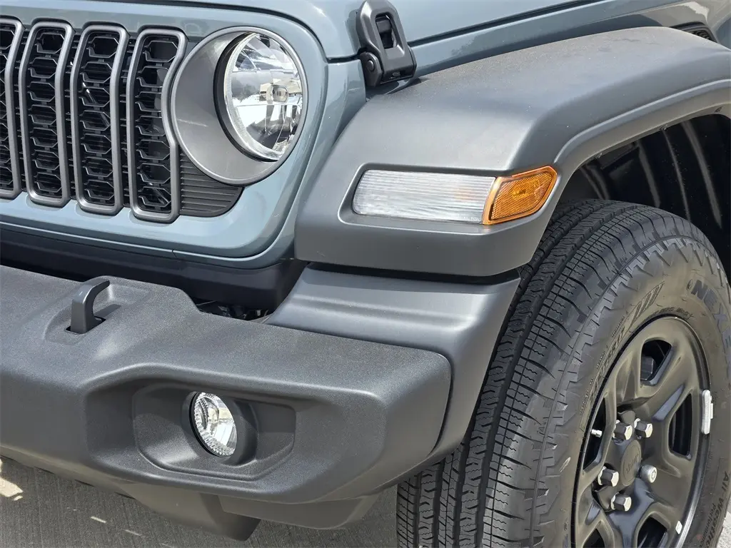 2025 Jeep Wrangler Sport photo 6