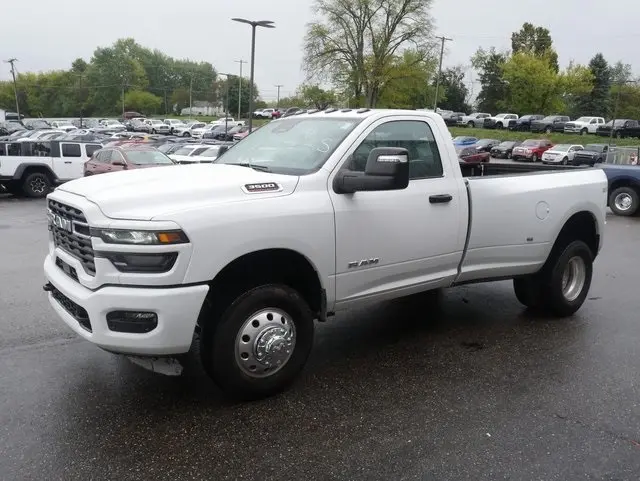 2025 Ram 3500 Big Horn photo 4