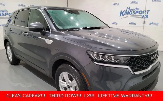 2023 Kia Sorento LX's photo