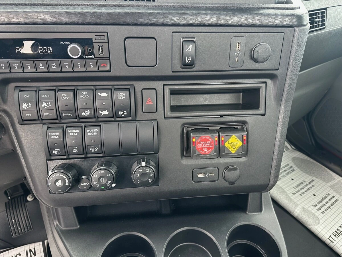 2026 International LT - image 6