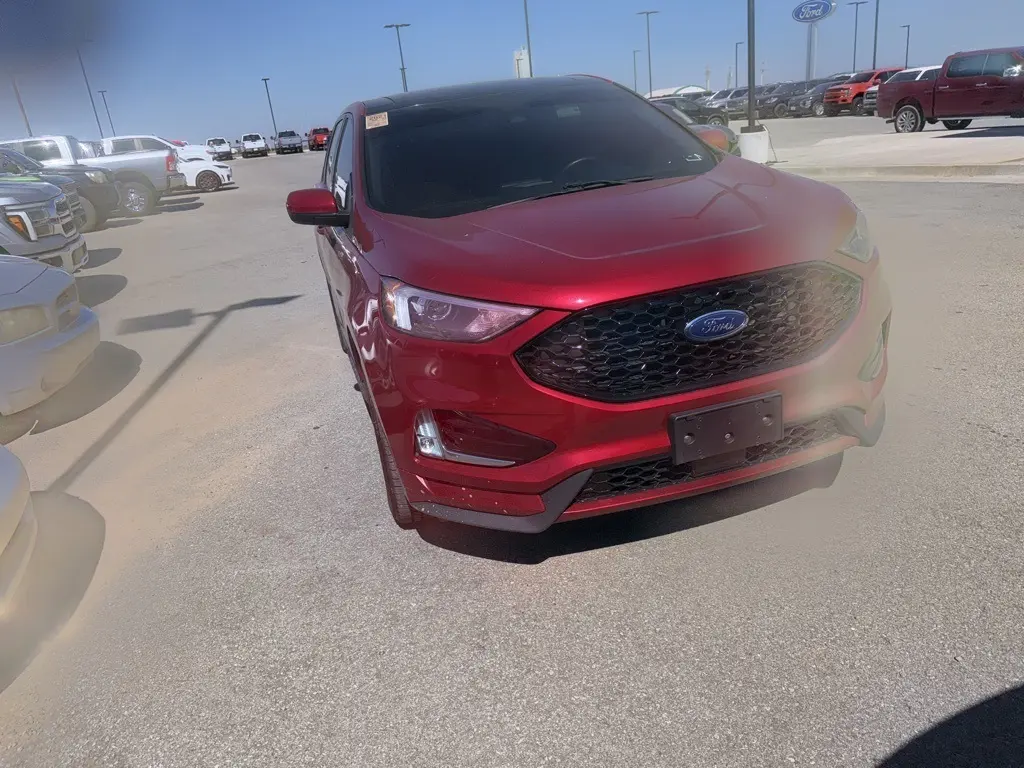 2021 Ford Edge ST photo 2