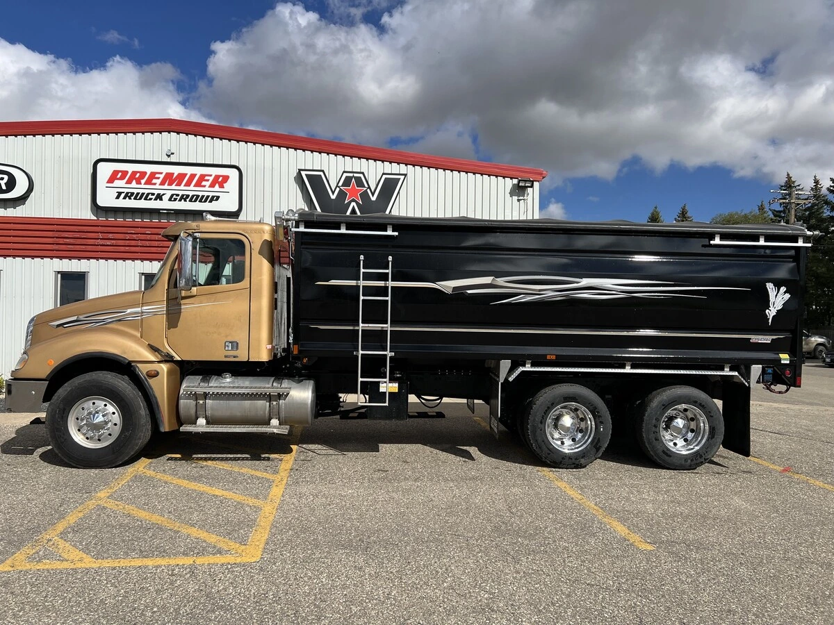 2011 Freightliner Columbia — photo 2