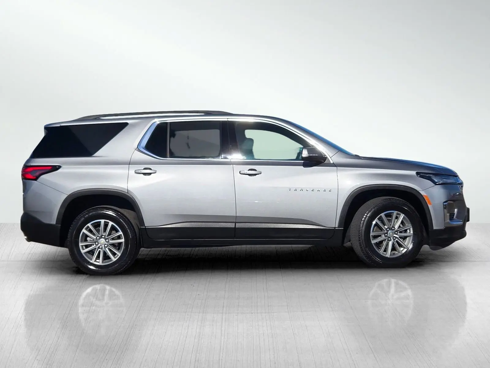 2023 Chevrolet Traverse Leather photo 3