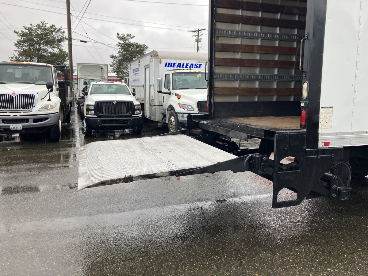 2019 Hino 268 in Portland, OR — photo 5