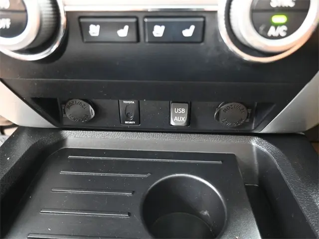 2016 Toyota Tundra Platinum photo 23