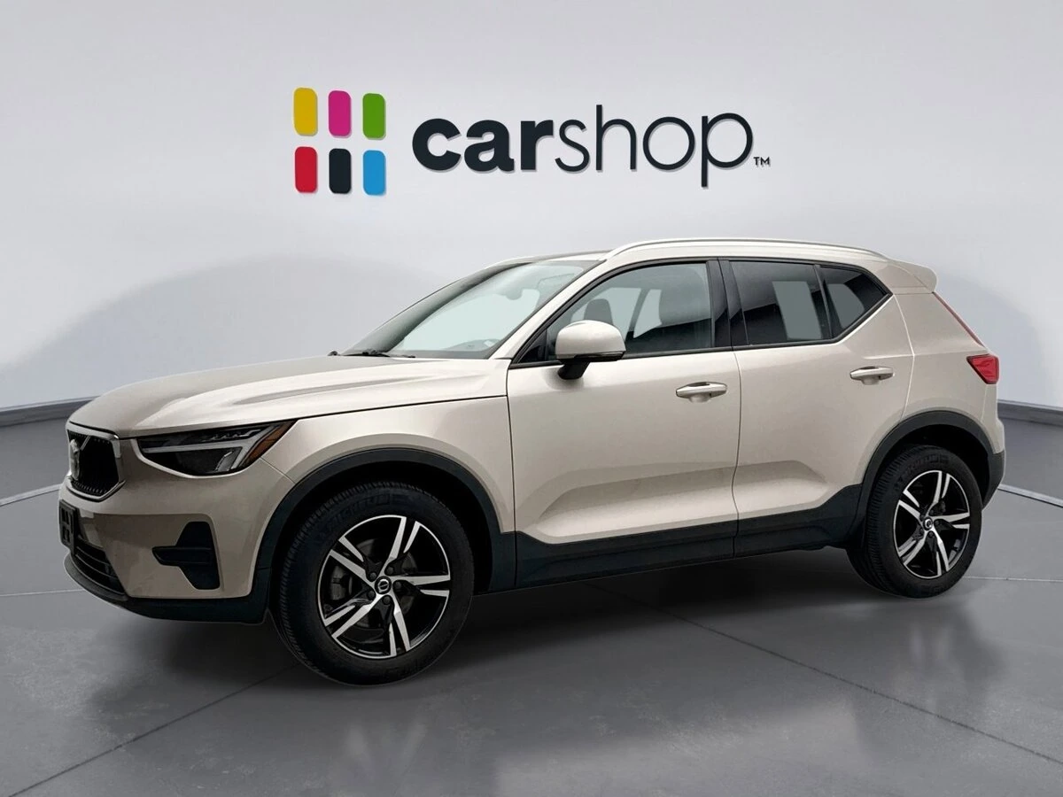 2023 Volvo XC40 B4 Core's photo
