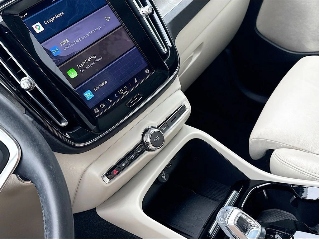 2023 Volvo XC40 Plus - Photo 27