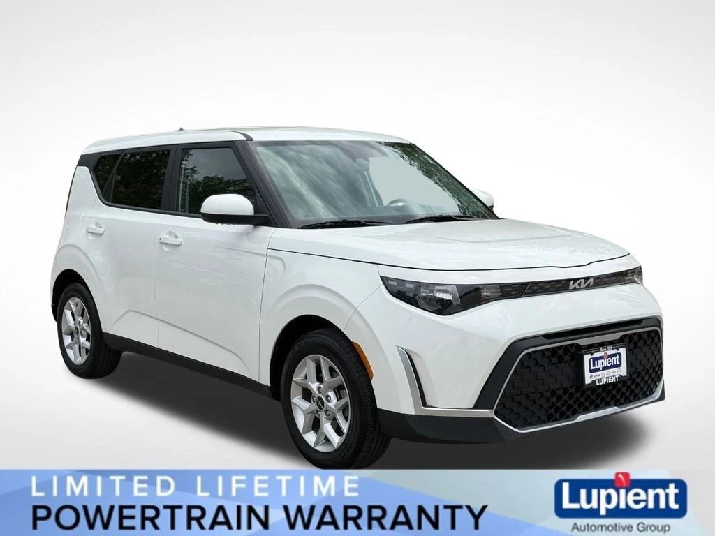 2023 Kia Soul 2.0L S IVT's photo