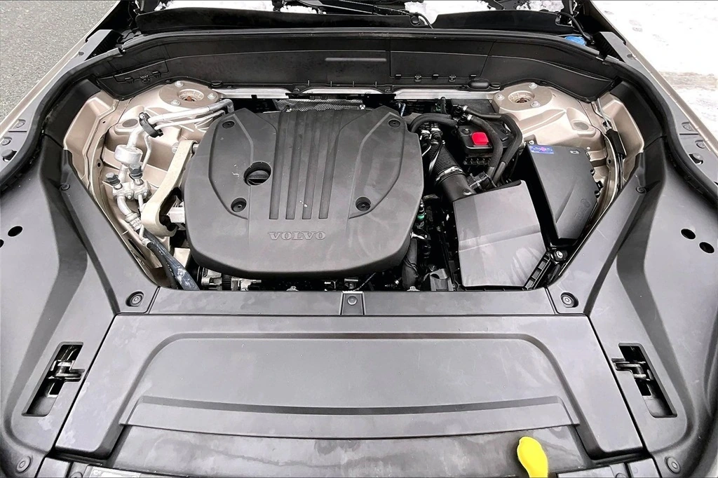2023 Volvo - image 31