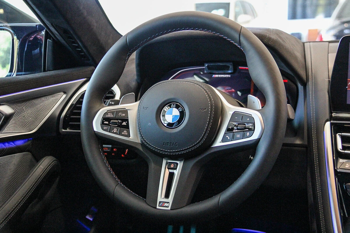 2026 BMW 8 Series M850i - Photo 15