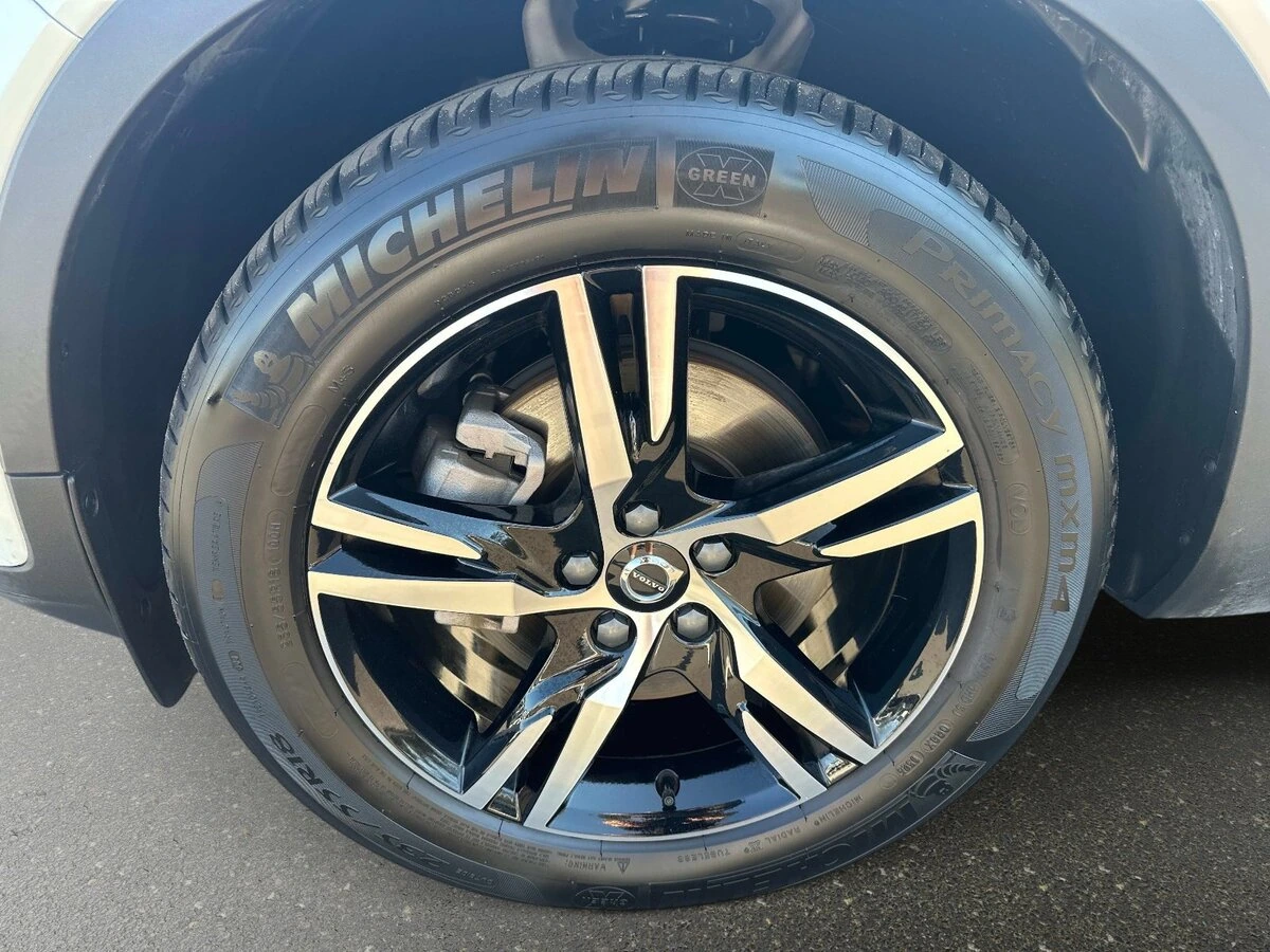 2025 Volvo - image 10