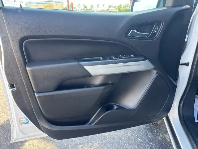 2021 Chevrolet Colorado LT photo 8