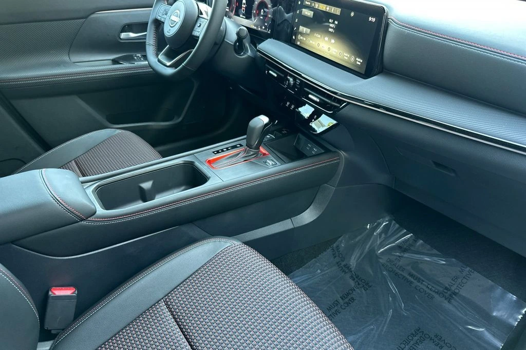 2025 Nissan Kicks SR - Photo 13