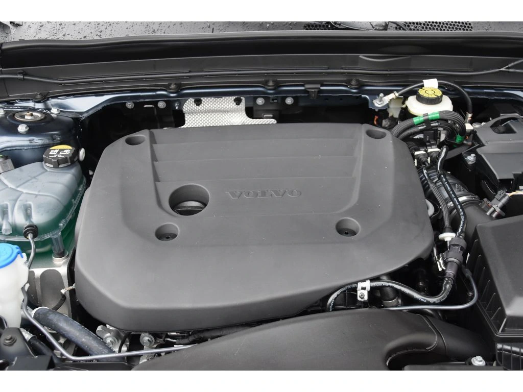 2026 Volvo - image 27