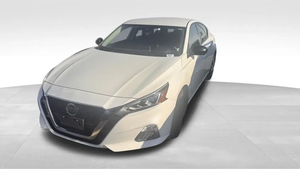 2022 Nissan Altima SR